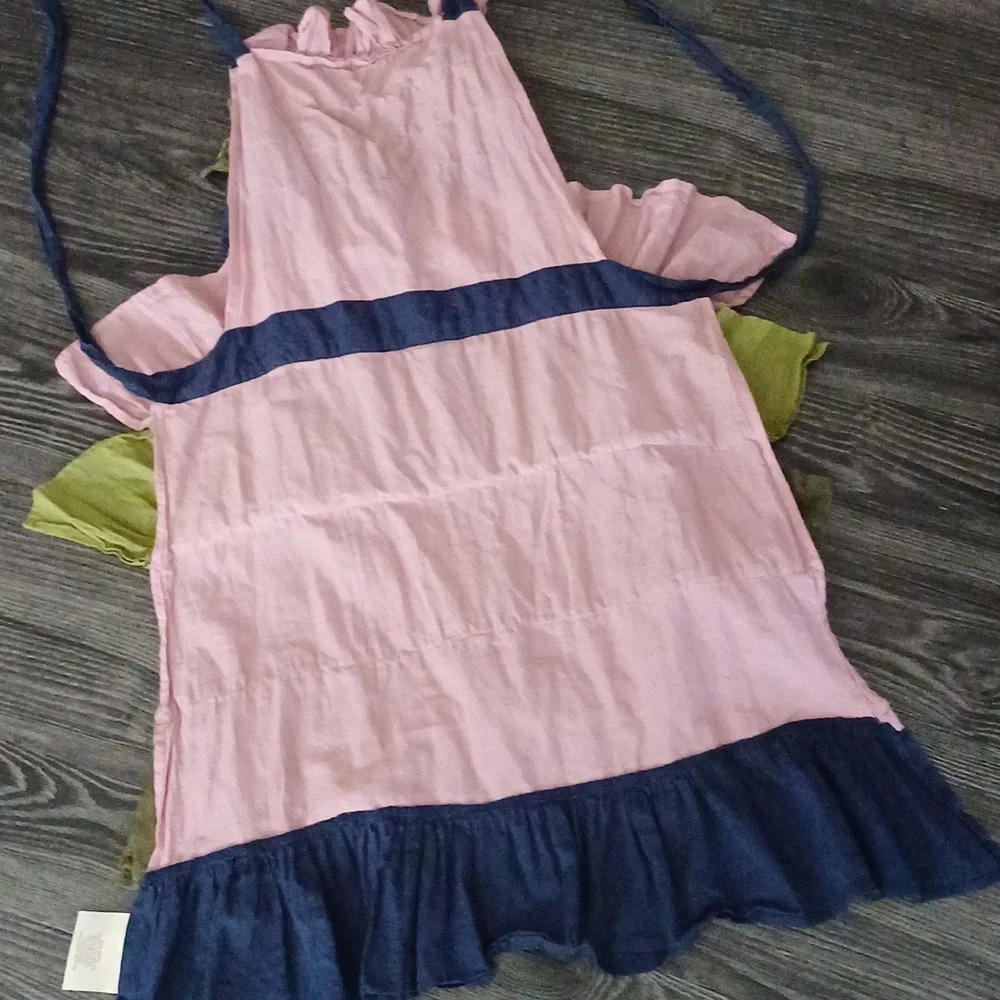 Sur La Table Cotton Ruffle Apron